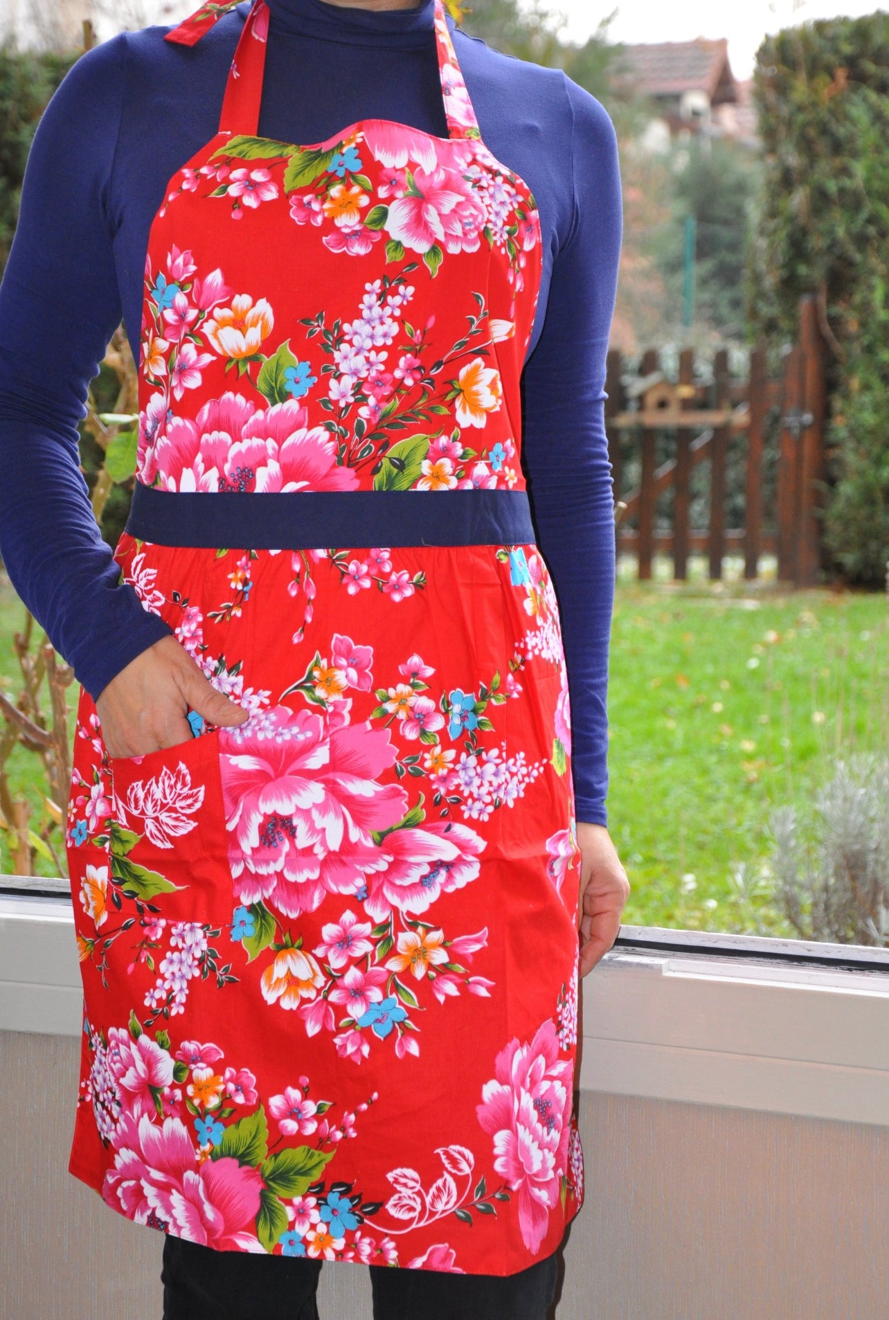 Vintage Hakka Apron - Handmade in Taiwan 台灣手工製作古早味客家花布圍裙 (Red)